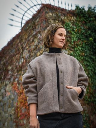 Do Vánoc zbývá necelý měsíc, tak pokud pokukujete po nějakém kousku pod stromeček, který vás zahřeje na těle či na duši,...